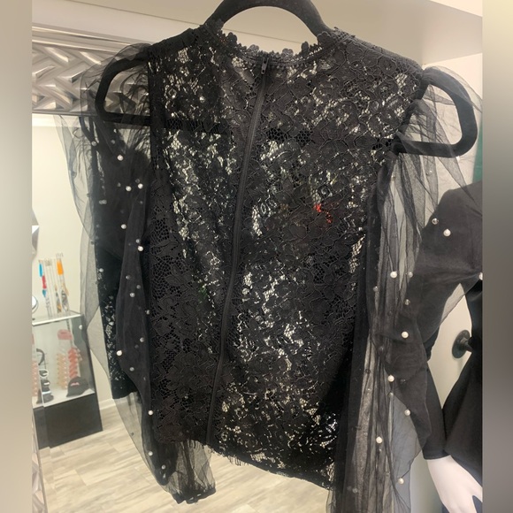 Classy Top with Pearls - Picture 2 of 3